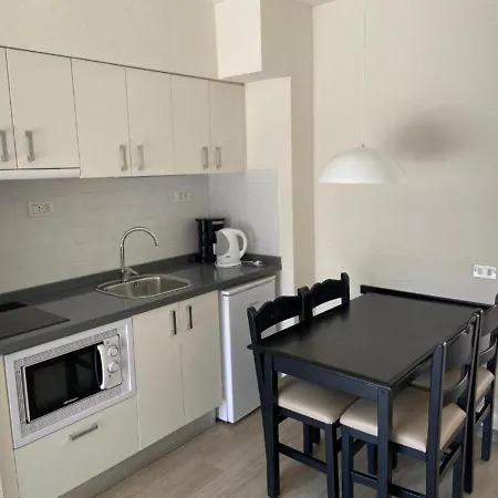 Duplex Con Vistas A Piscina O Exteriores, En Los Cristianos شقة